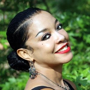 Meet your Posher, Nina